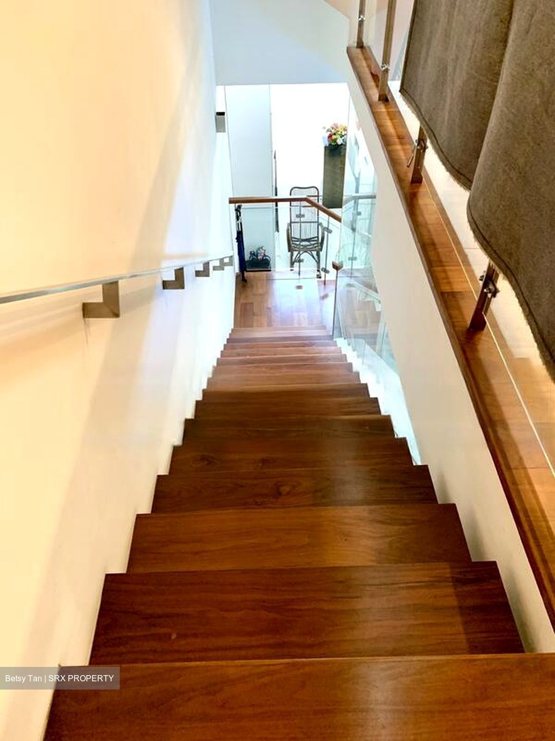 Holland Grove Road (D10), Semi-Detached #486300731